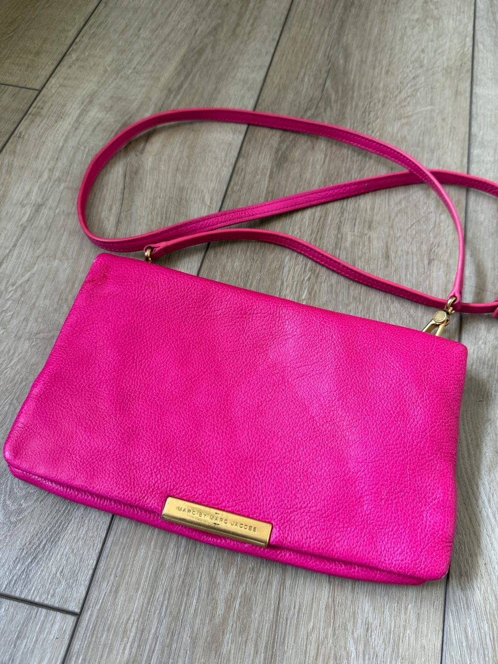 Marc By Marc Jocobs Hot Pink Grainy Leather Crossbody Bag 9x6.5’ - Picture 11 of 11